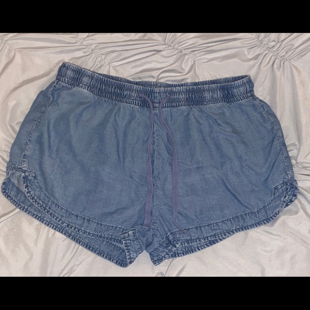 American eagle shorts size M